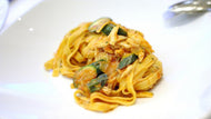 MAIN LINGUINE AL GRANCHIO Linguine with fresh sautéed crab meat,courgette, garlic, chilli and basil