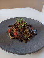 LINGUINE AI FUNGHI Linguine pasta sautéed with mushroom, tomato and garlic